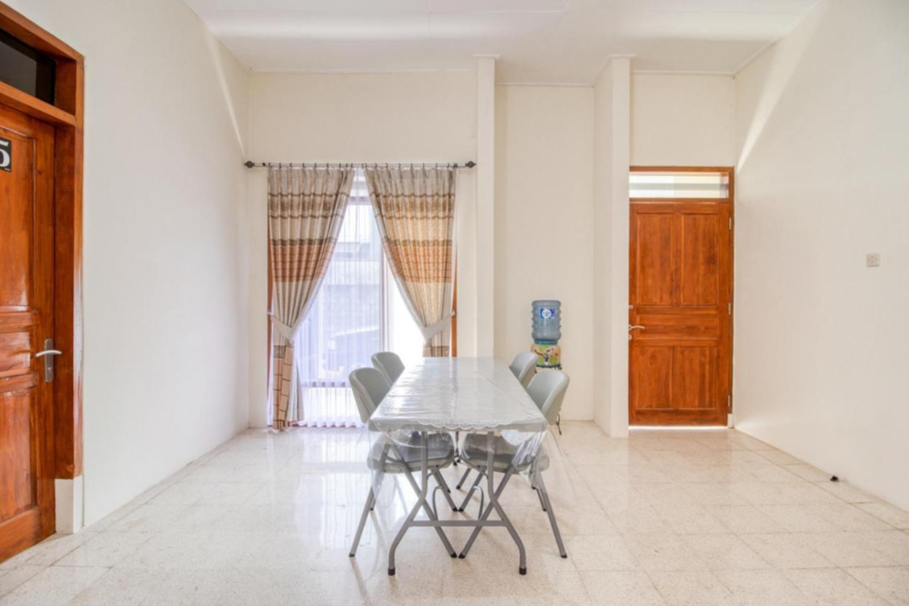 Reddoorz Near Universitas Gajah Mada Kejayan Экстерьер фото